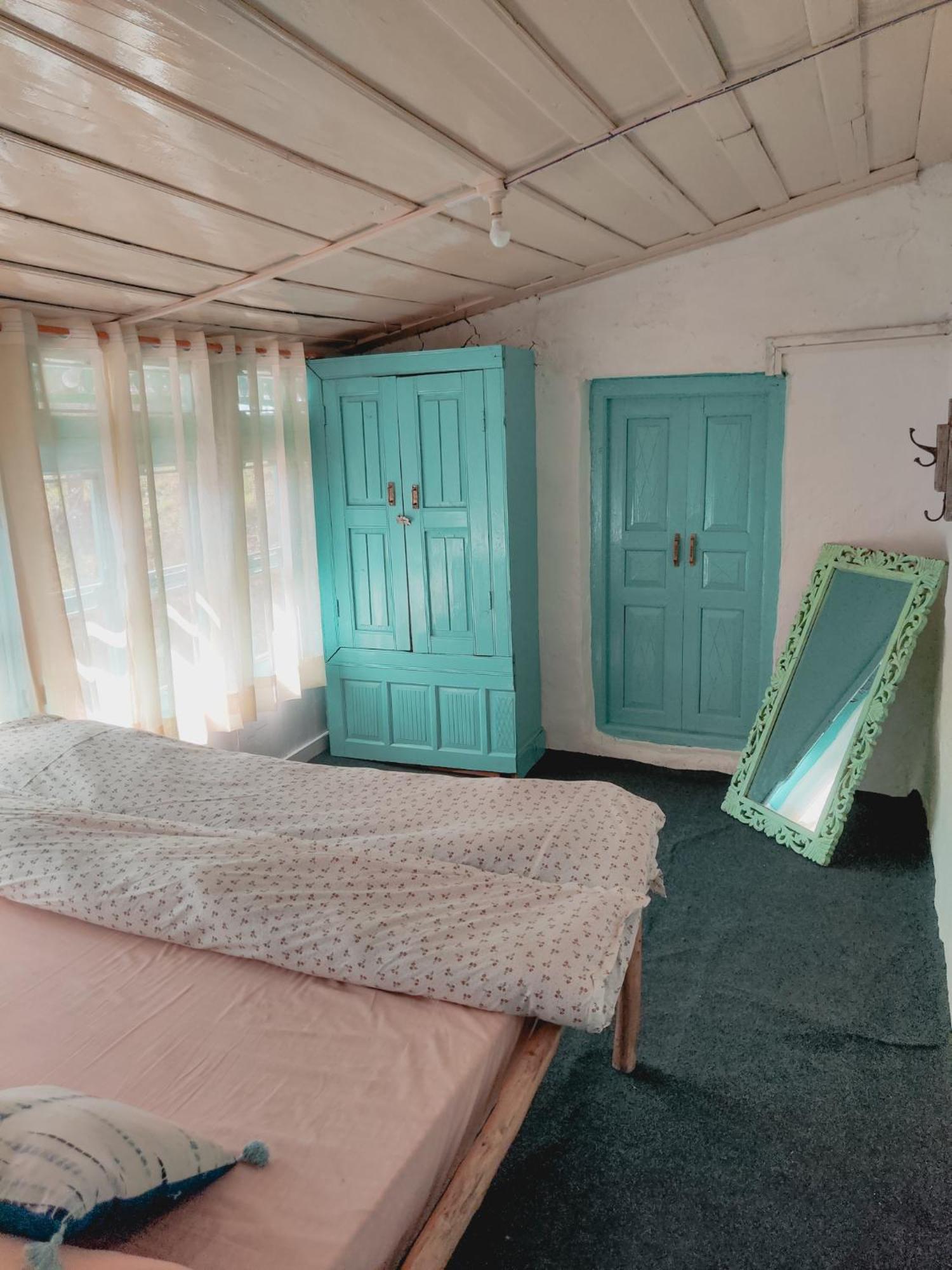 The Nook, Sainj Hostel Exterior photo